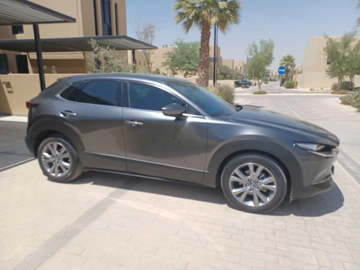 Car image 4