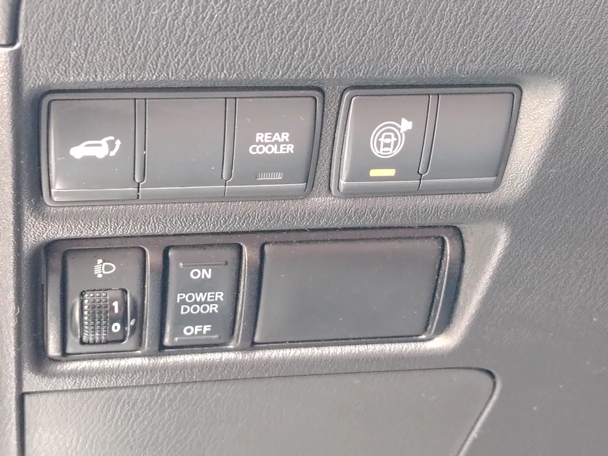 Car image 34