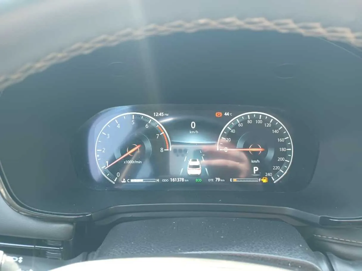 Car image 16