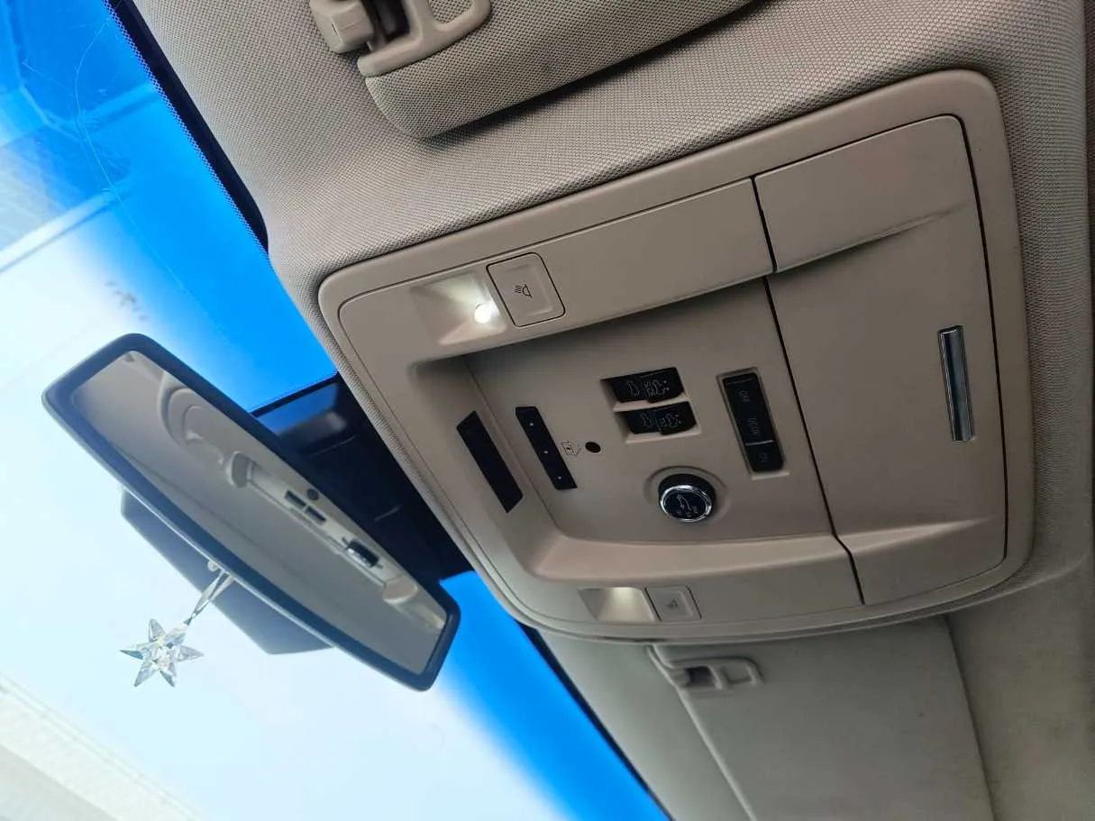 Car image 33