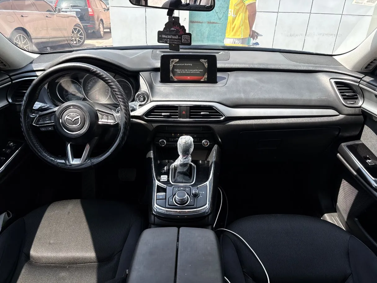 Car image 18