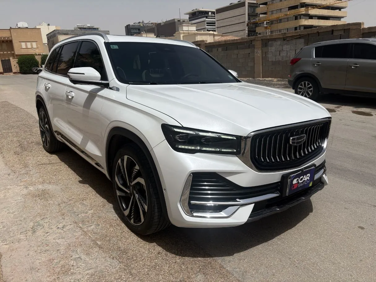 Car image 3