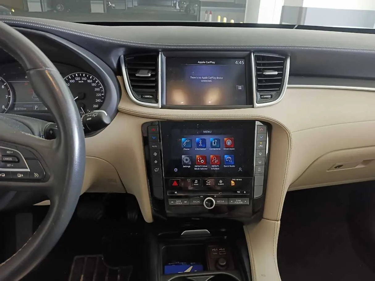 Car image 16