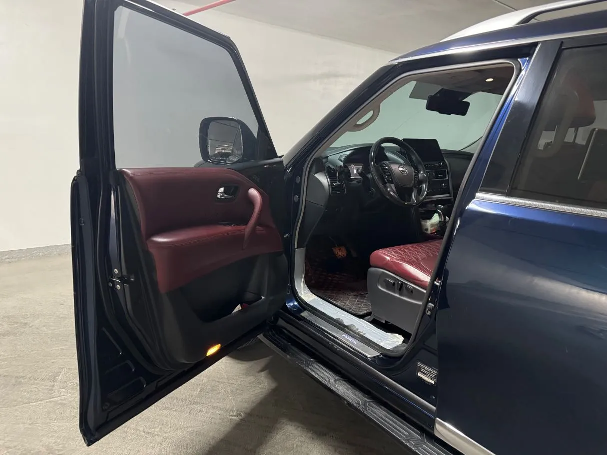 Car image 11