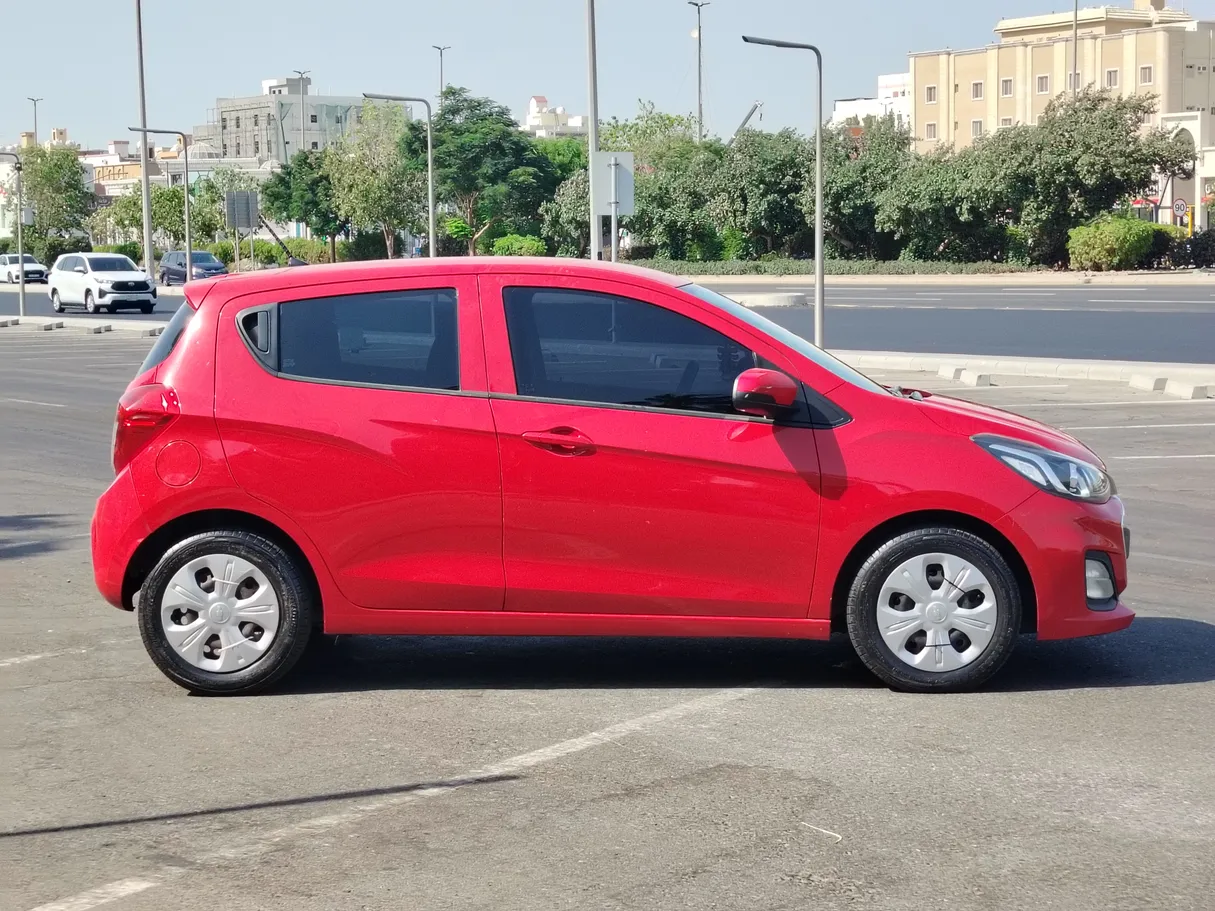 Car image 4