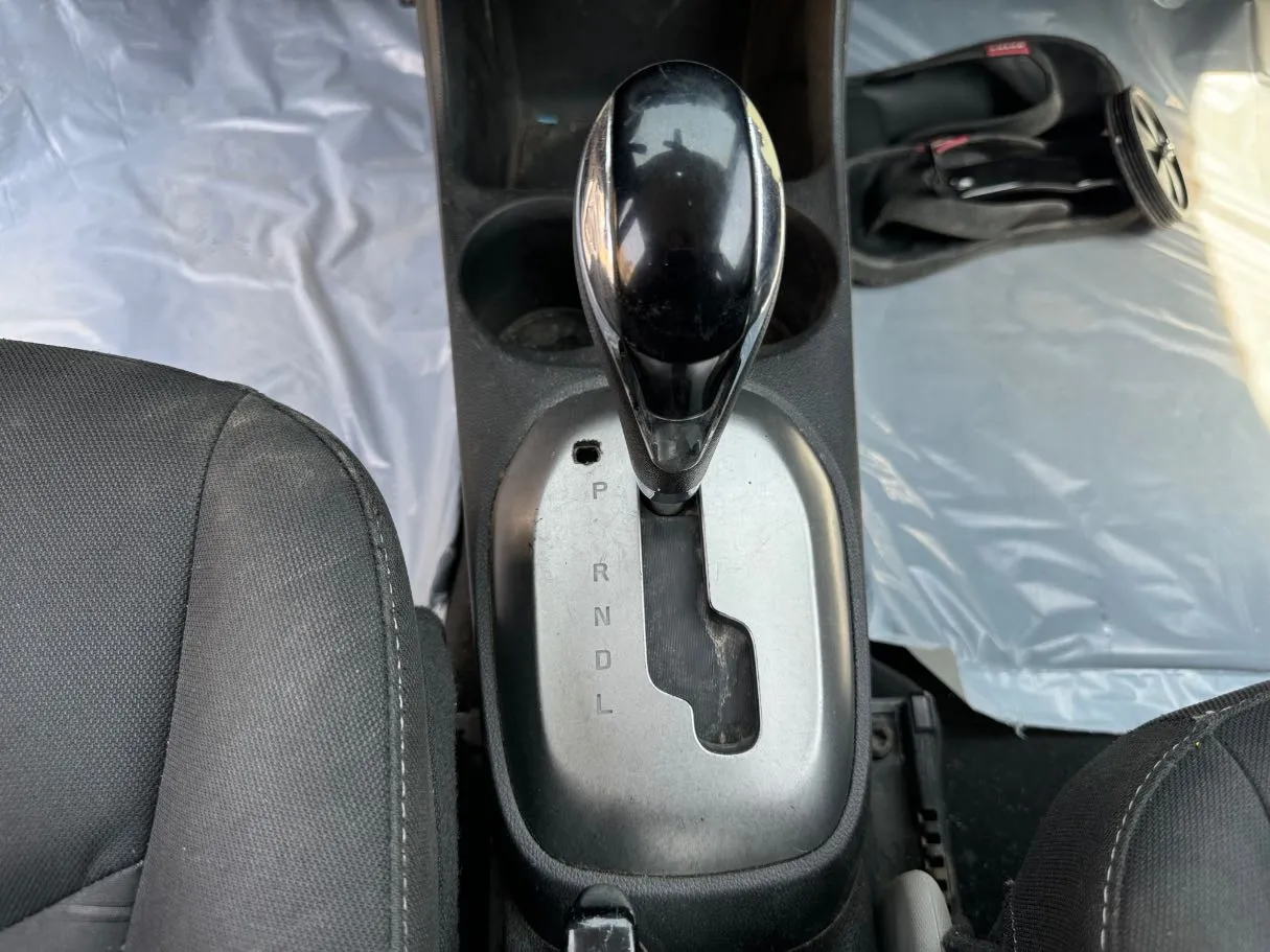 Car image 17