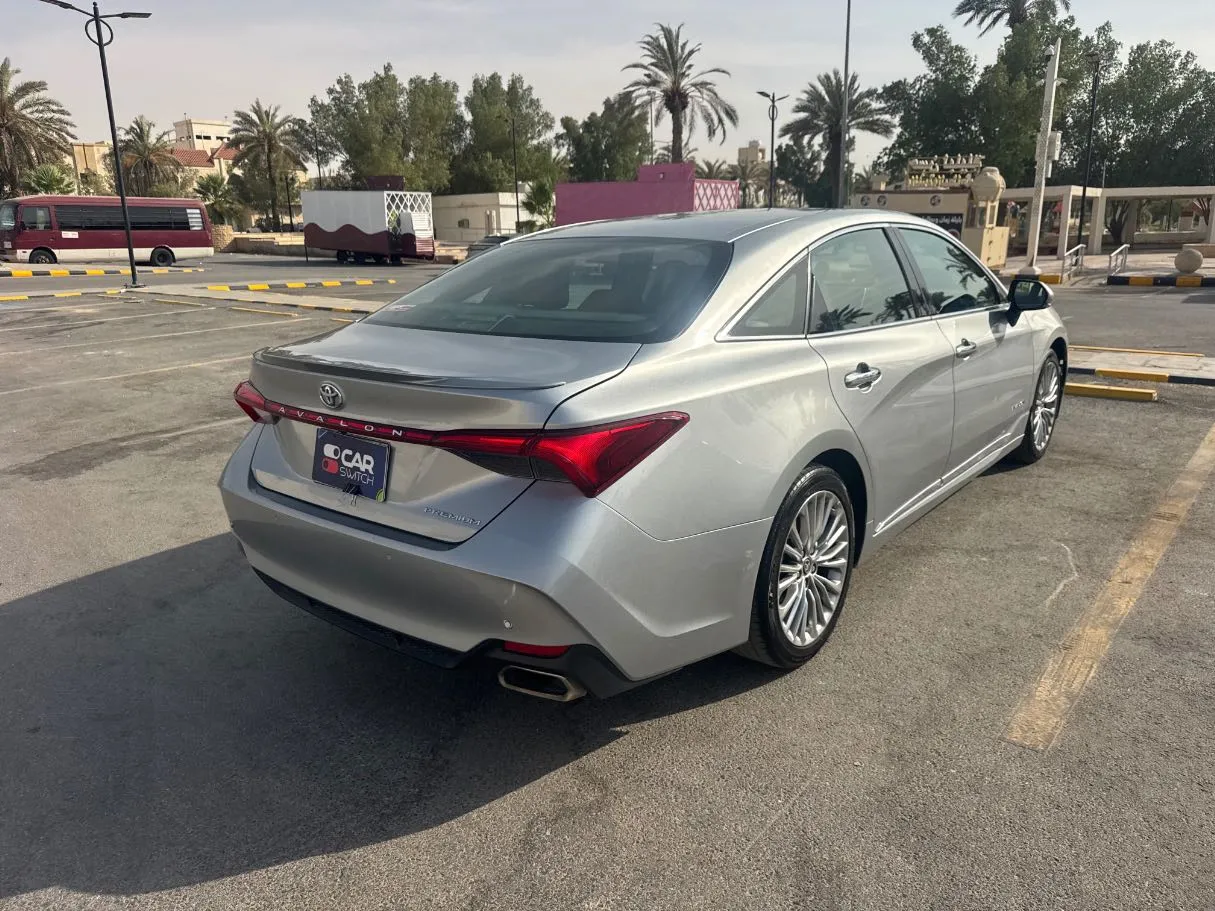 Car image 5