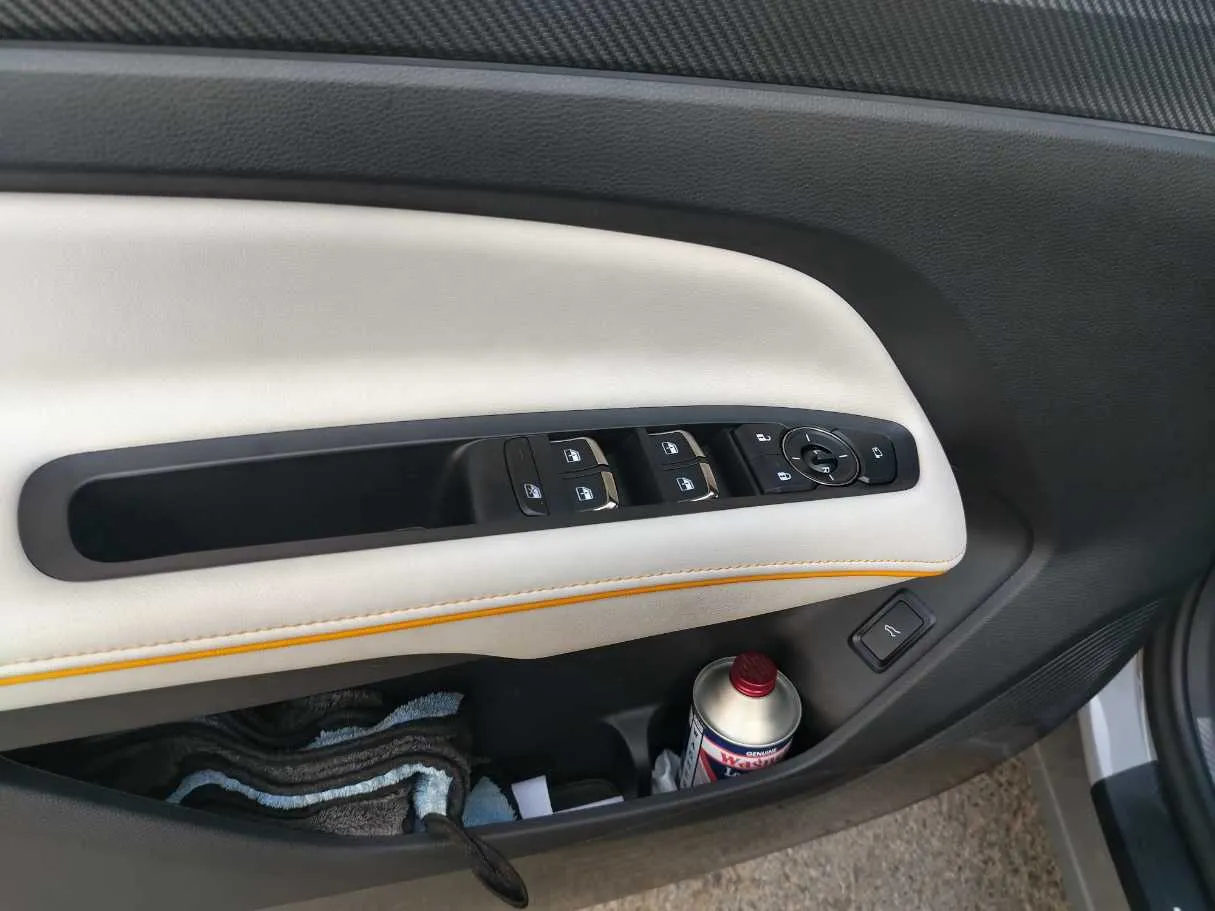Car image 38