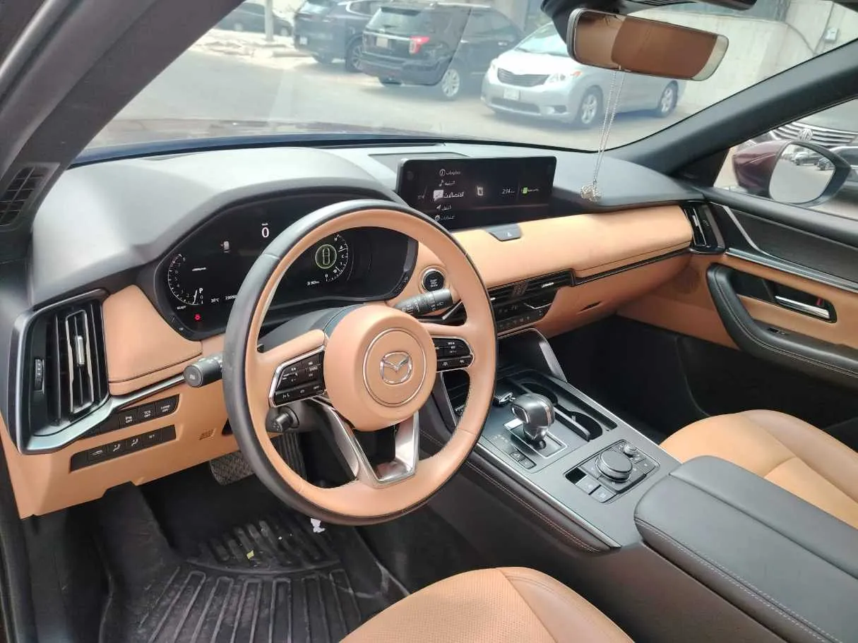 Car image 13