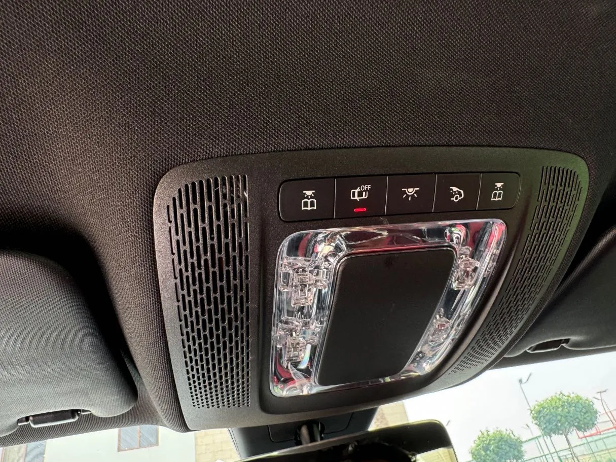 Car image 22