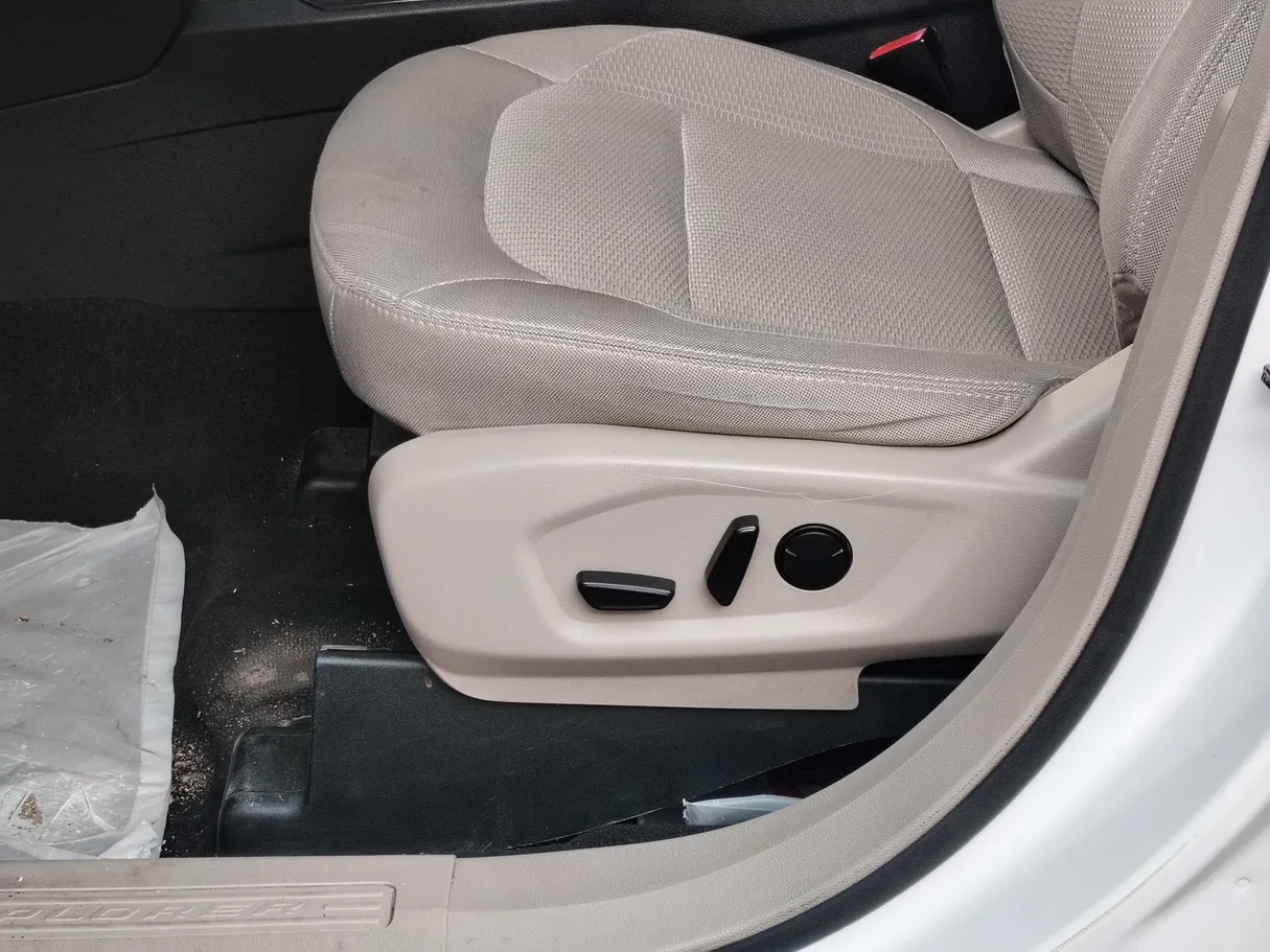 Car image 31