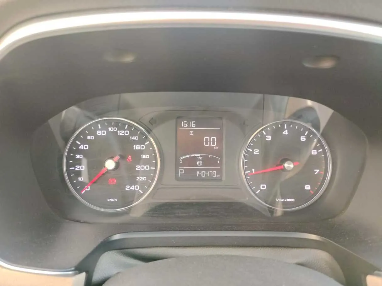 Car image 30