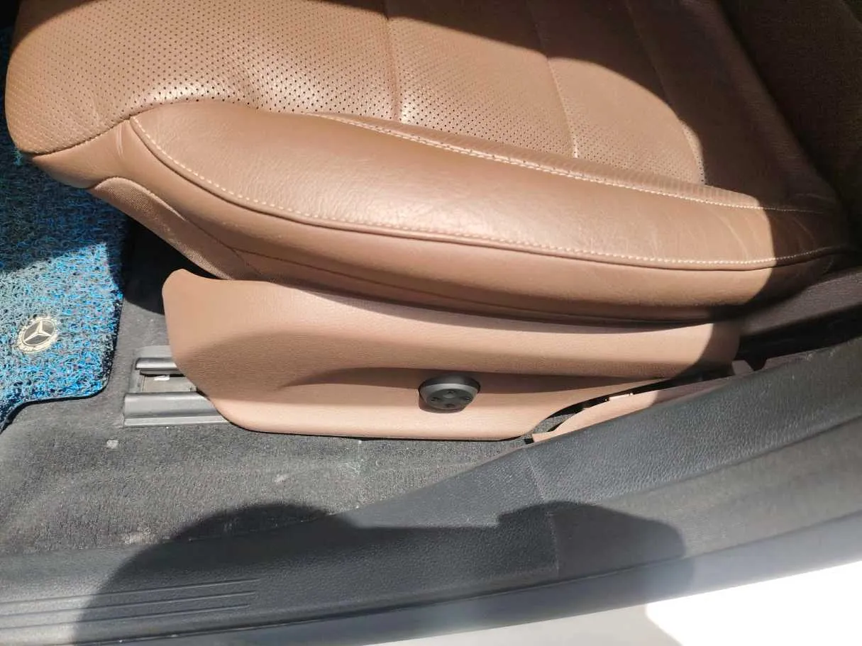 Car image 37