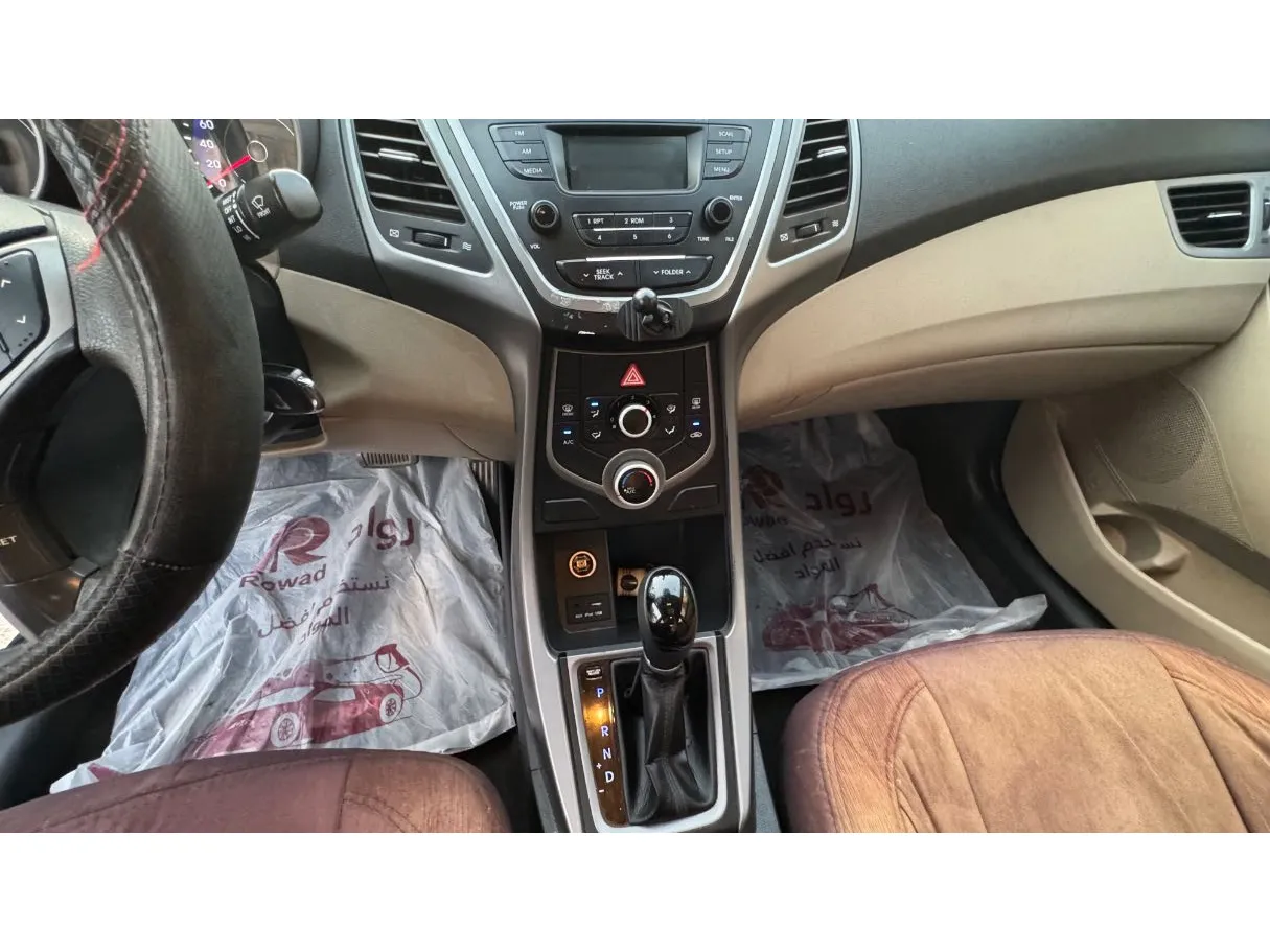 Car image 15