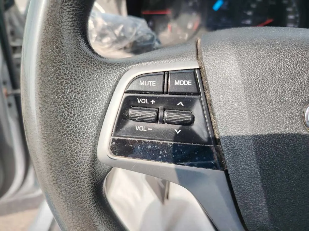 Car image 33
