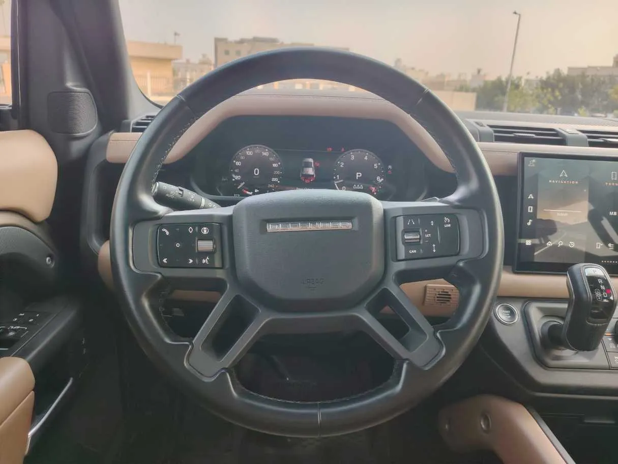 Car image 19