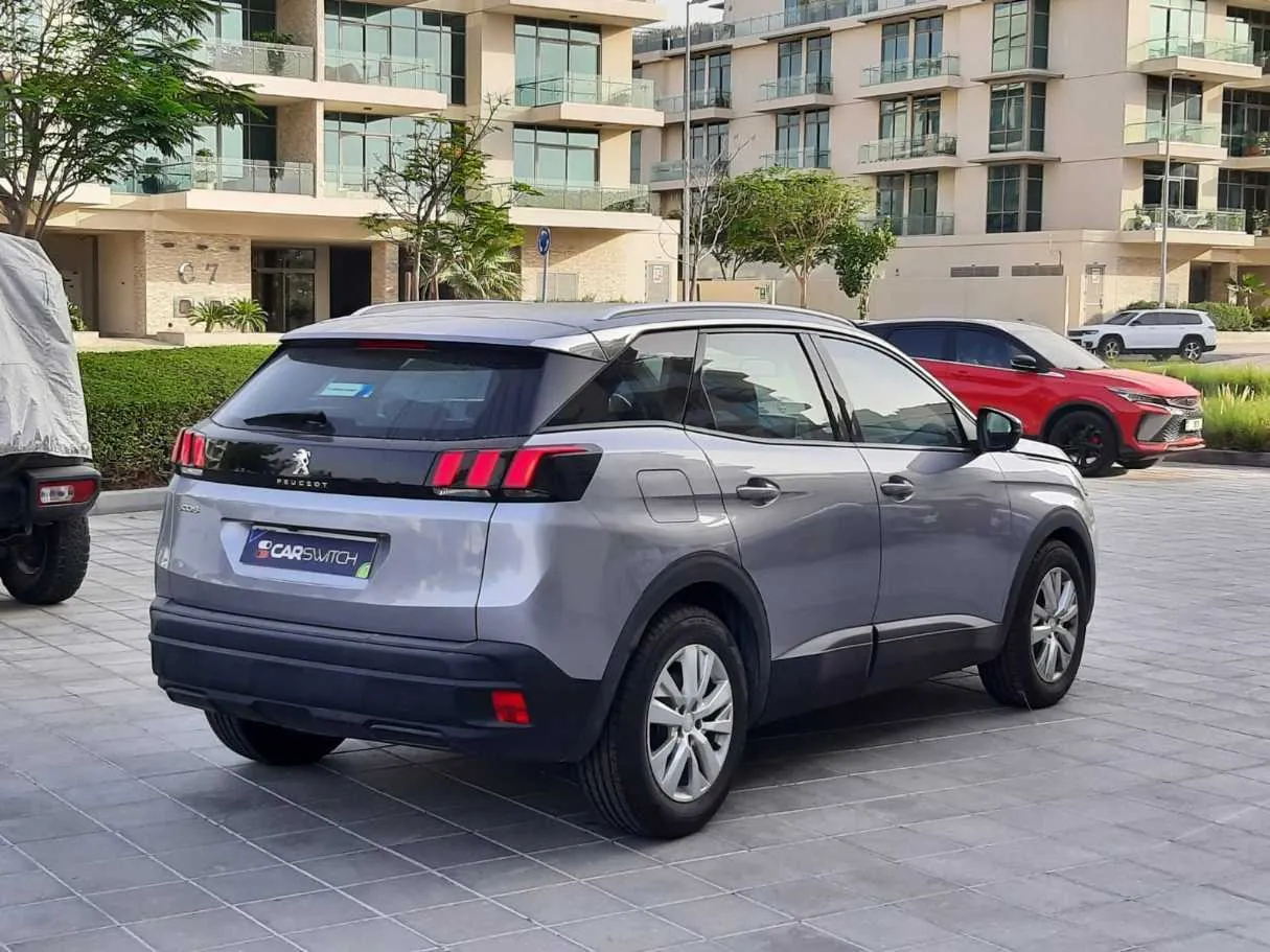 Car image 5