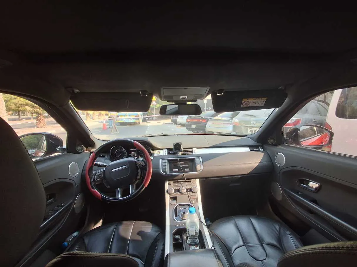 Car image 19
