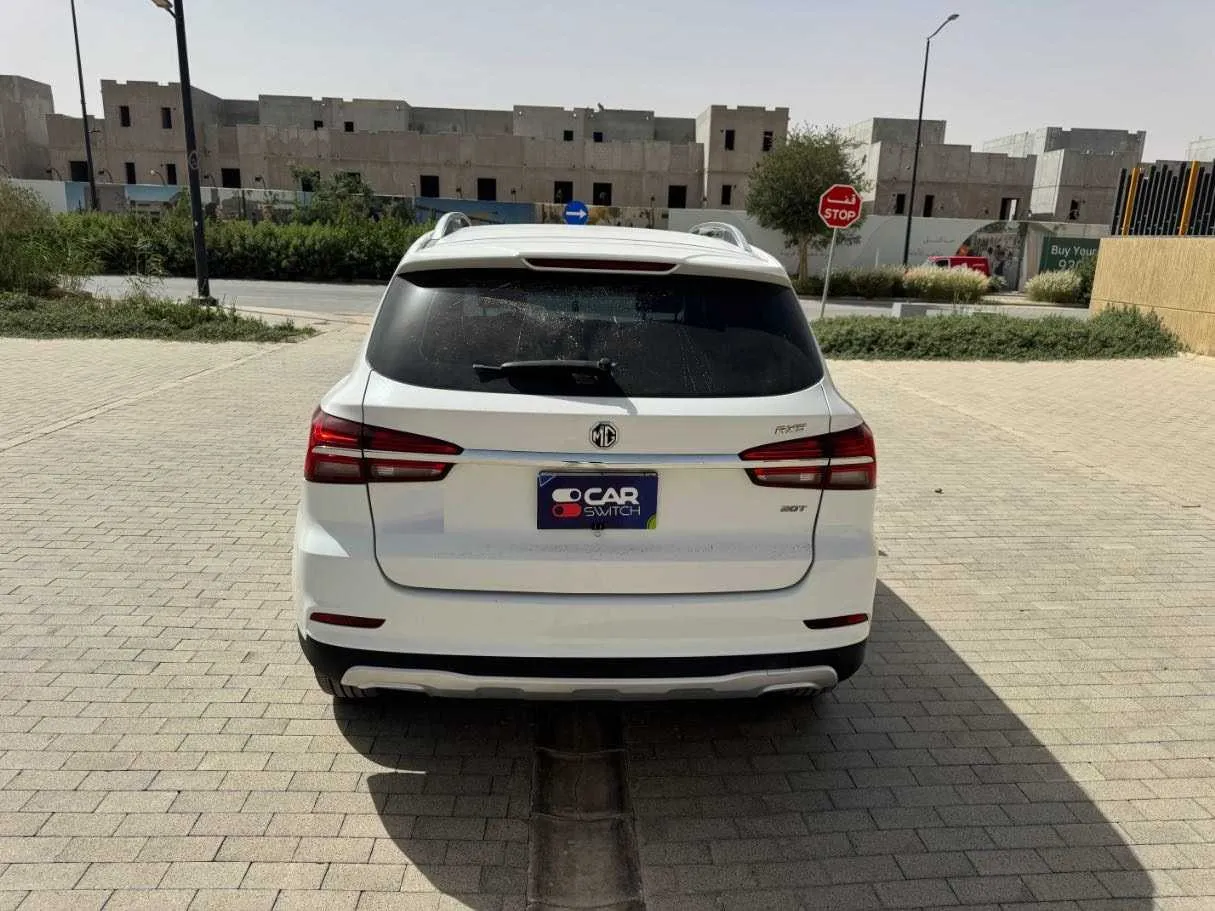 Car image 6
