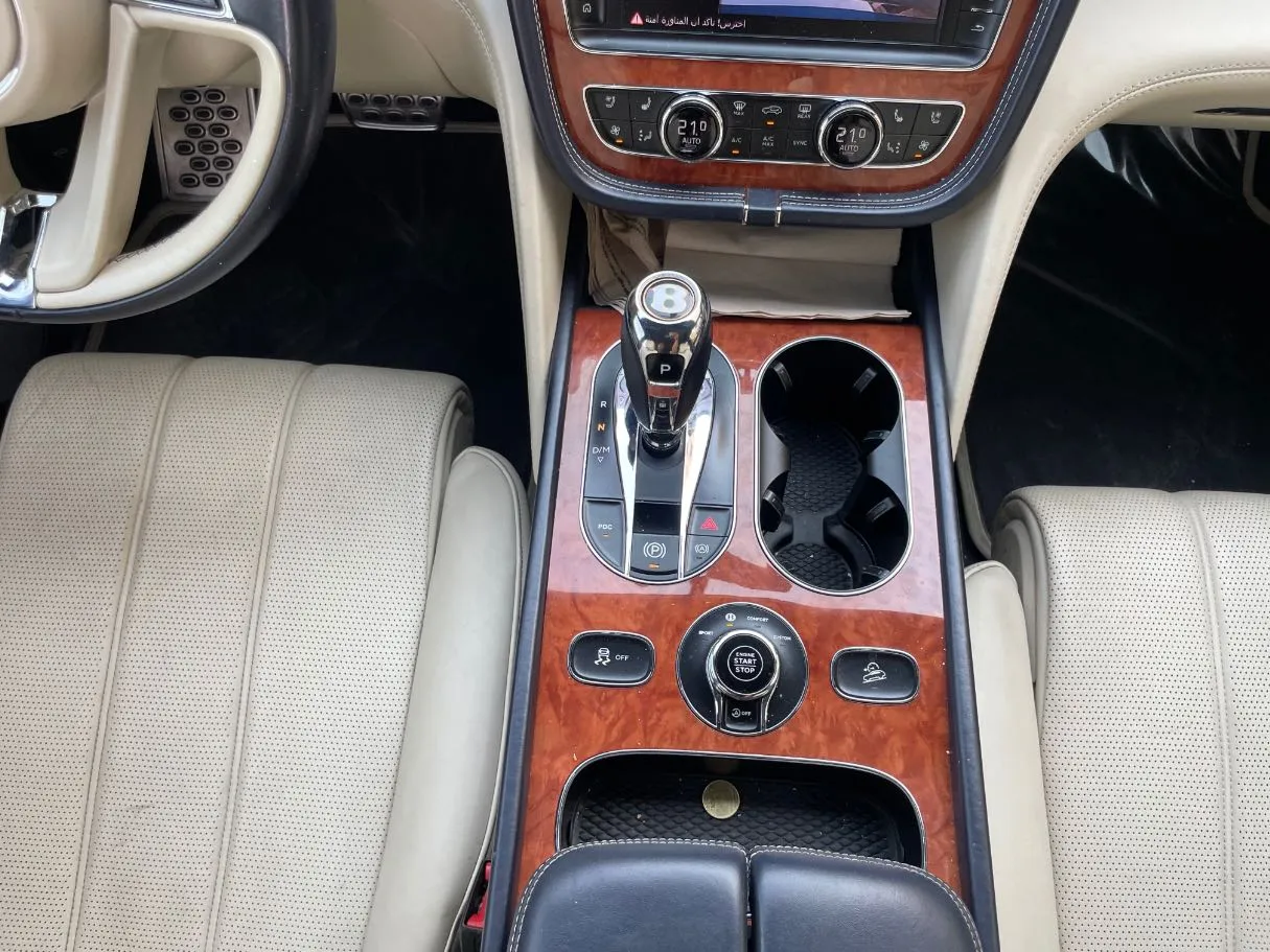Car image 21
