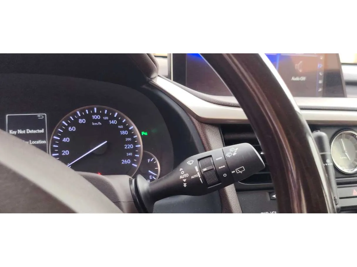 Car image 28