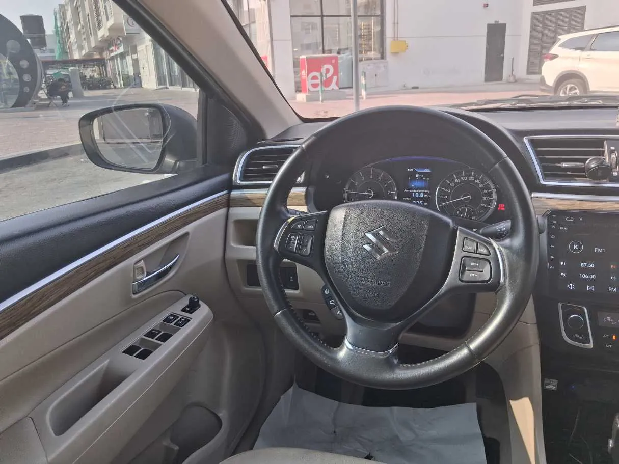 Car image 17