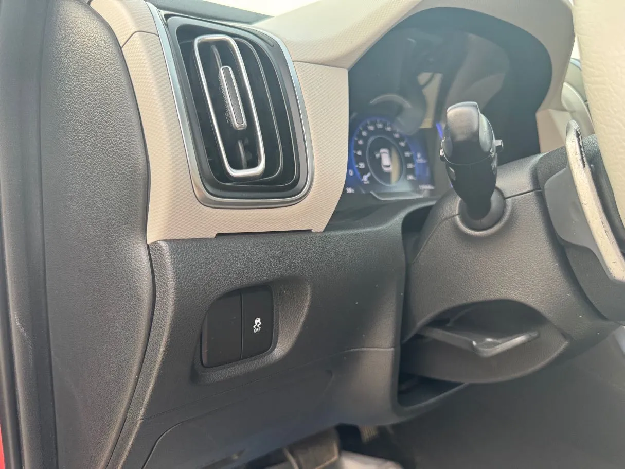 Car image 23
