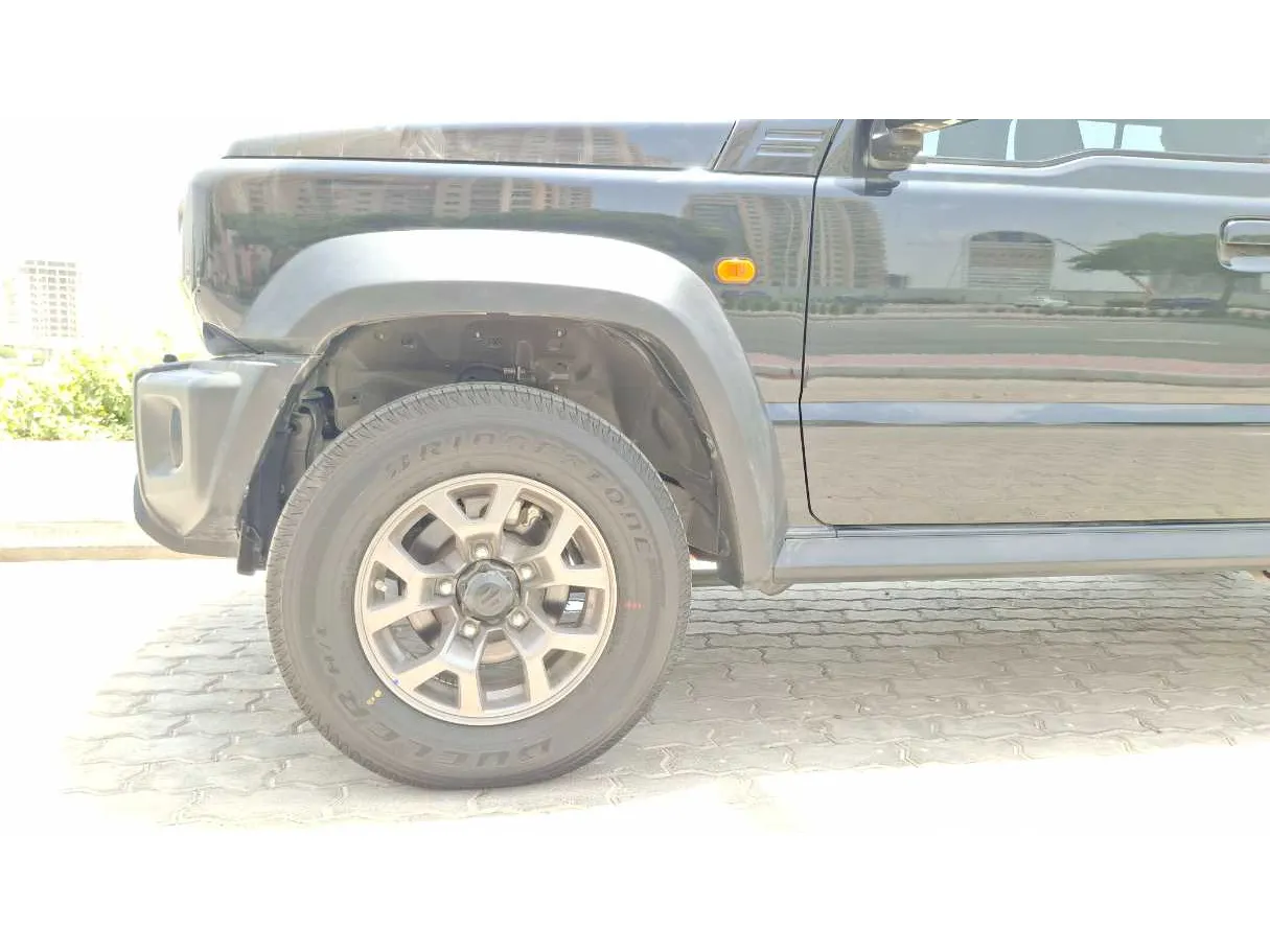 Car image 5