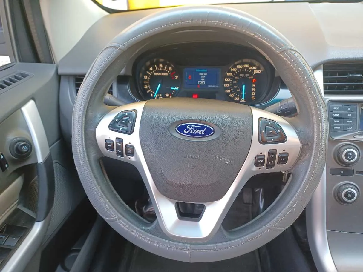 Car image 17