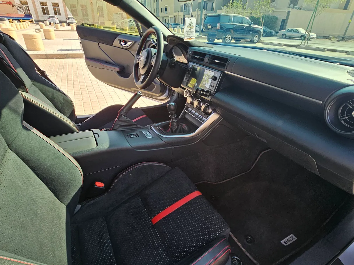 Car image 7