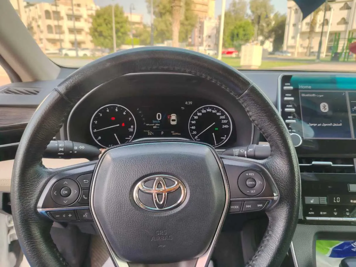 Car image 26