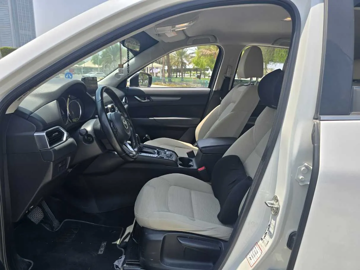 Car image 12