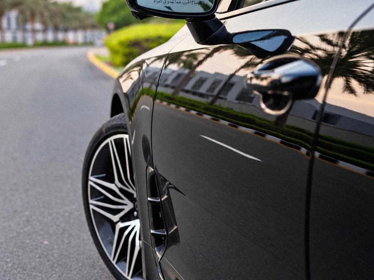 Car image 12