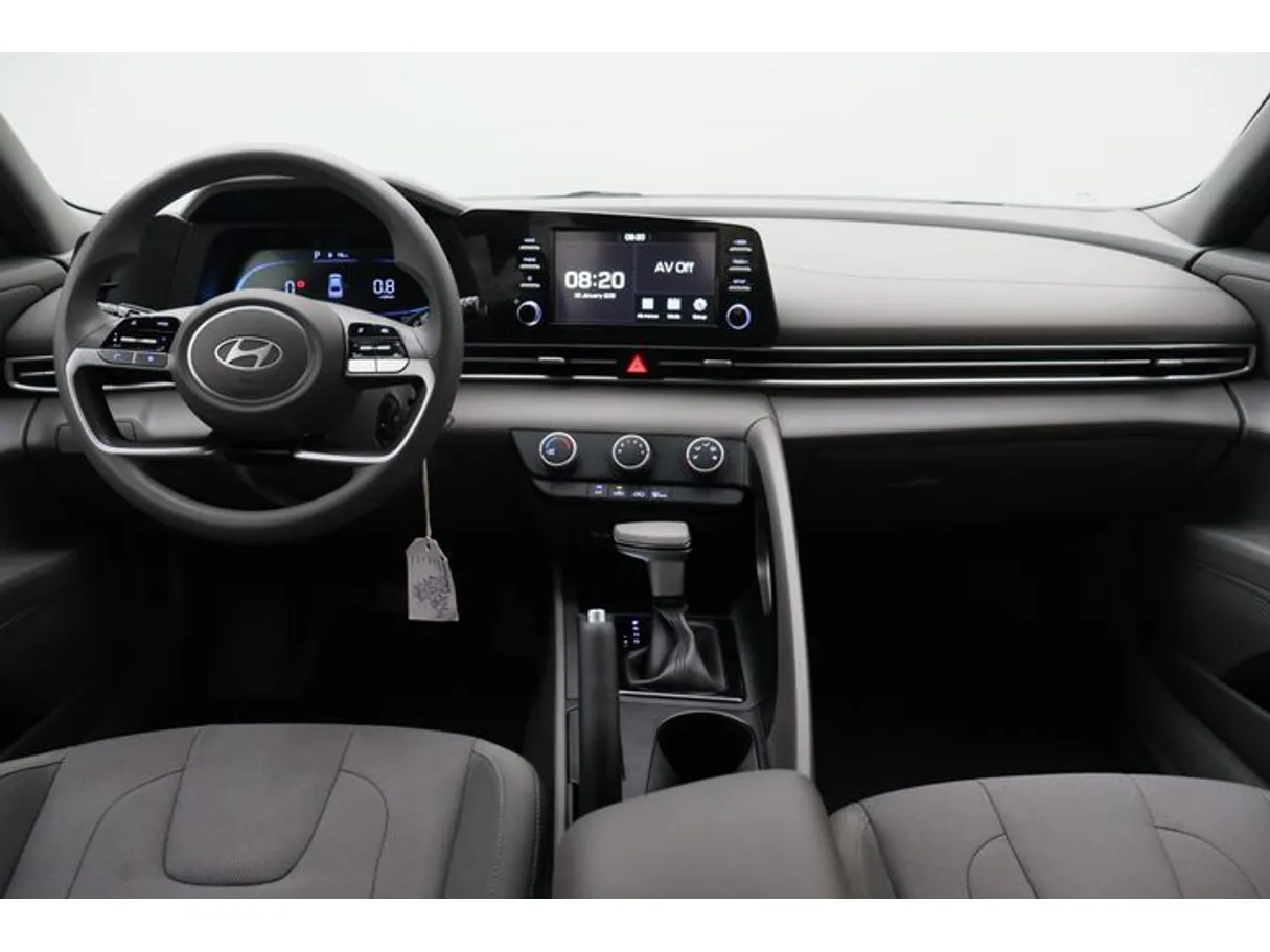 Car image 14
