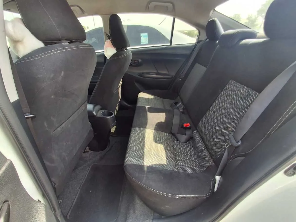 Car image 13