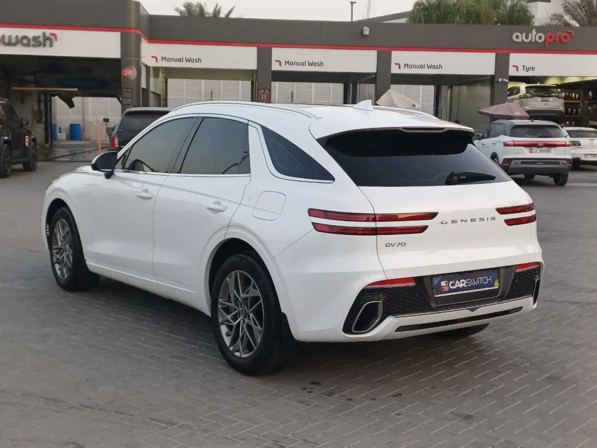 Car image 7