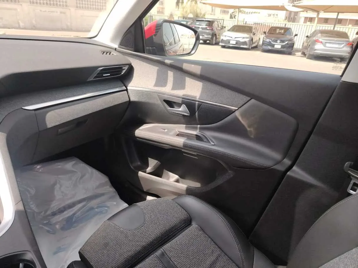 Car image 43