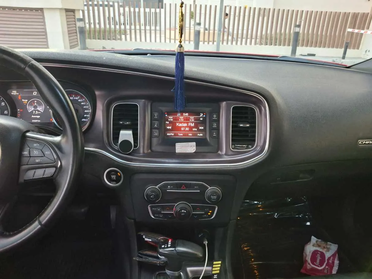Car image 16