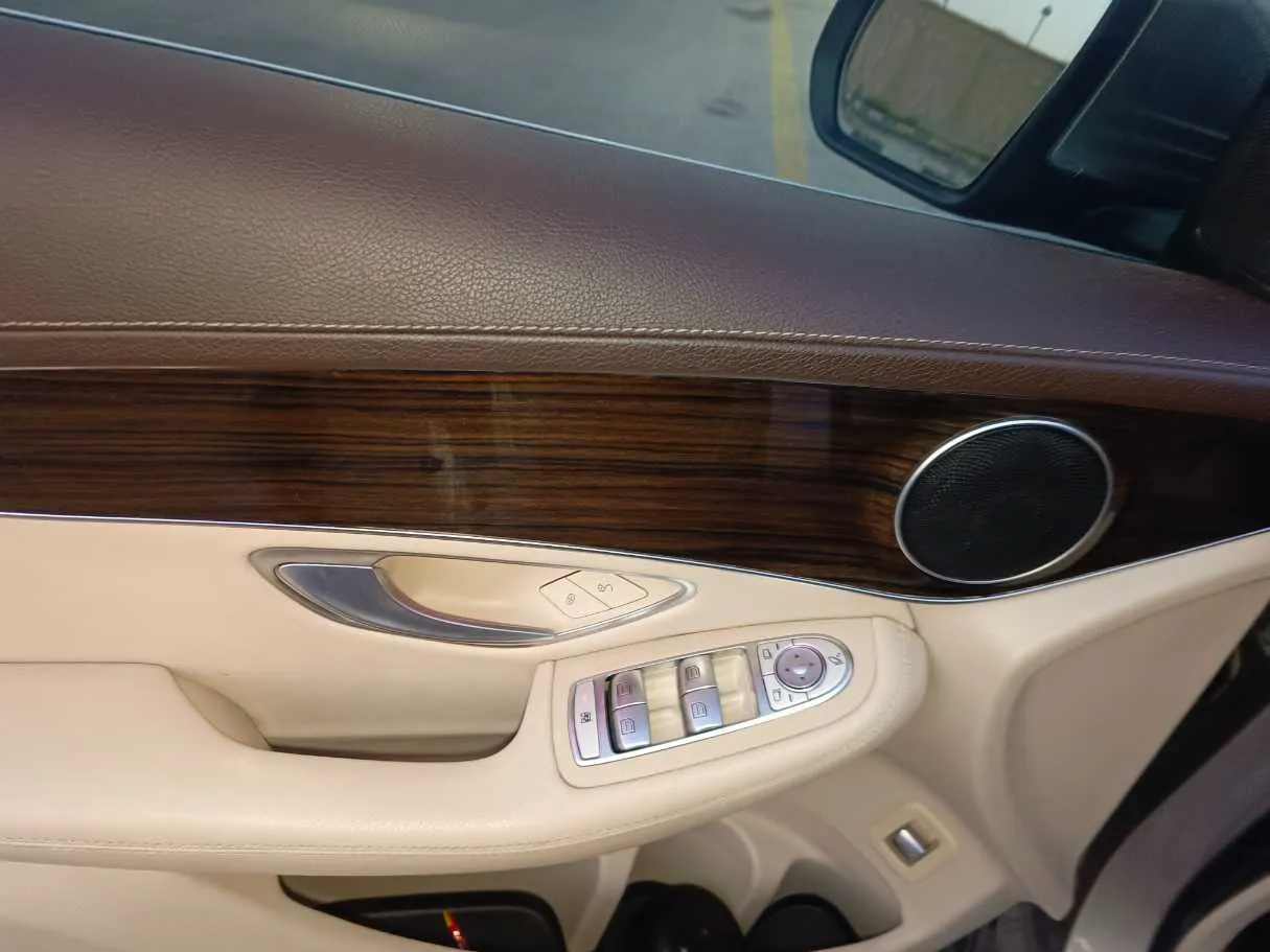 Car image 36