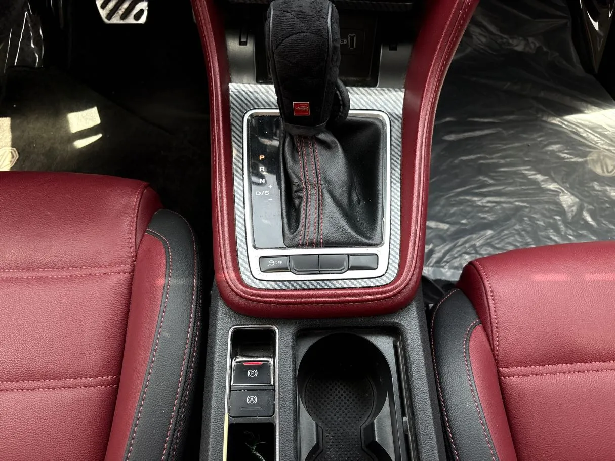 Car image 20