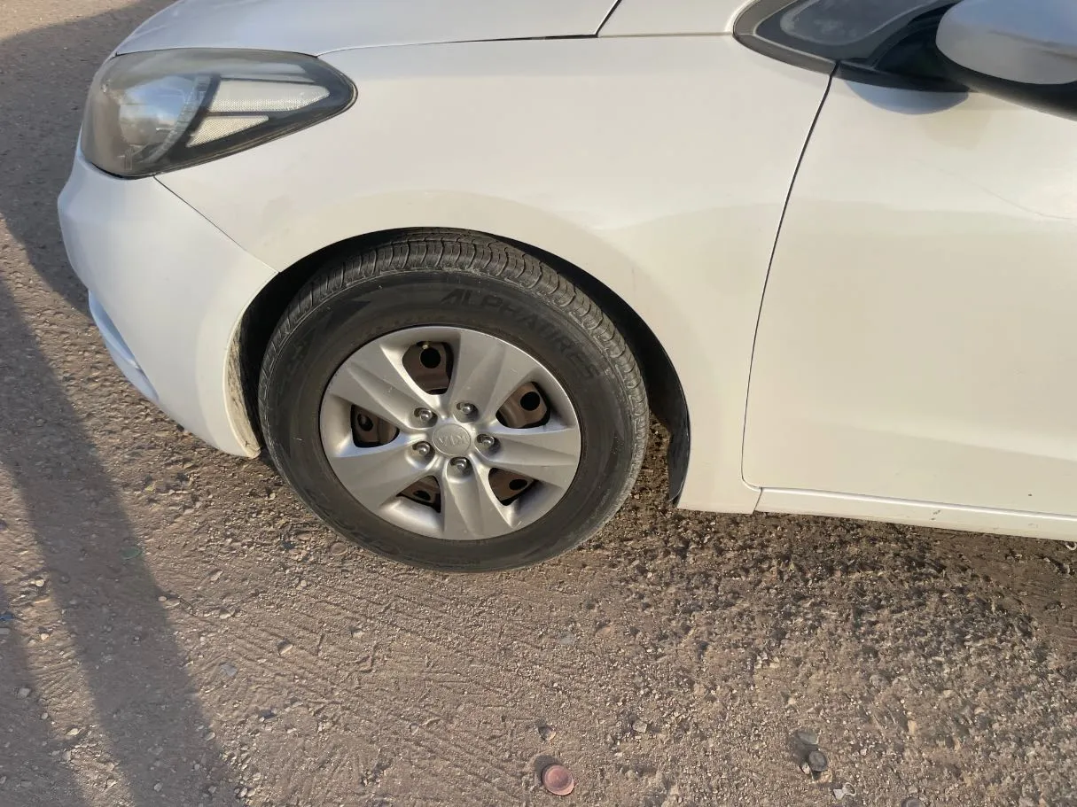 Car image 9