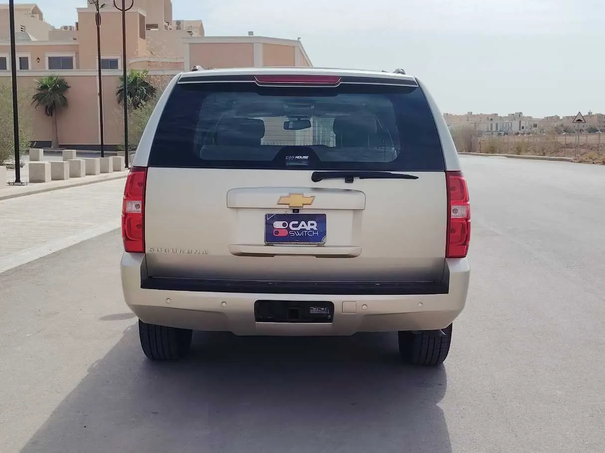 Car image 6