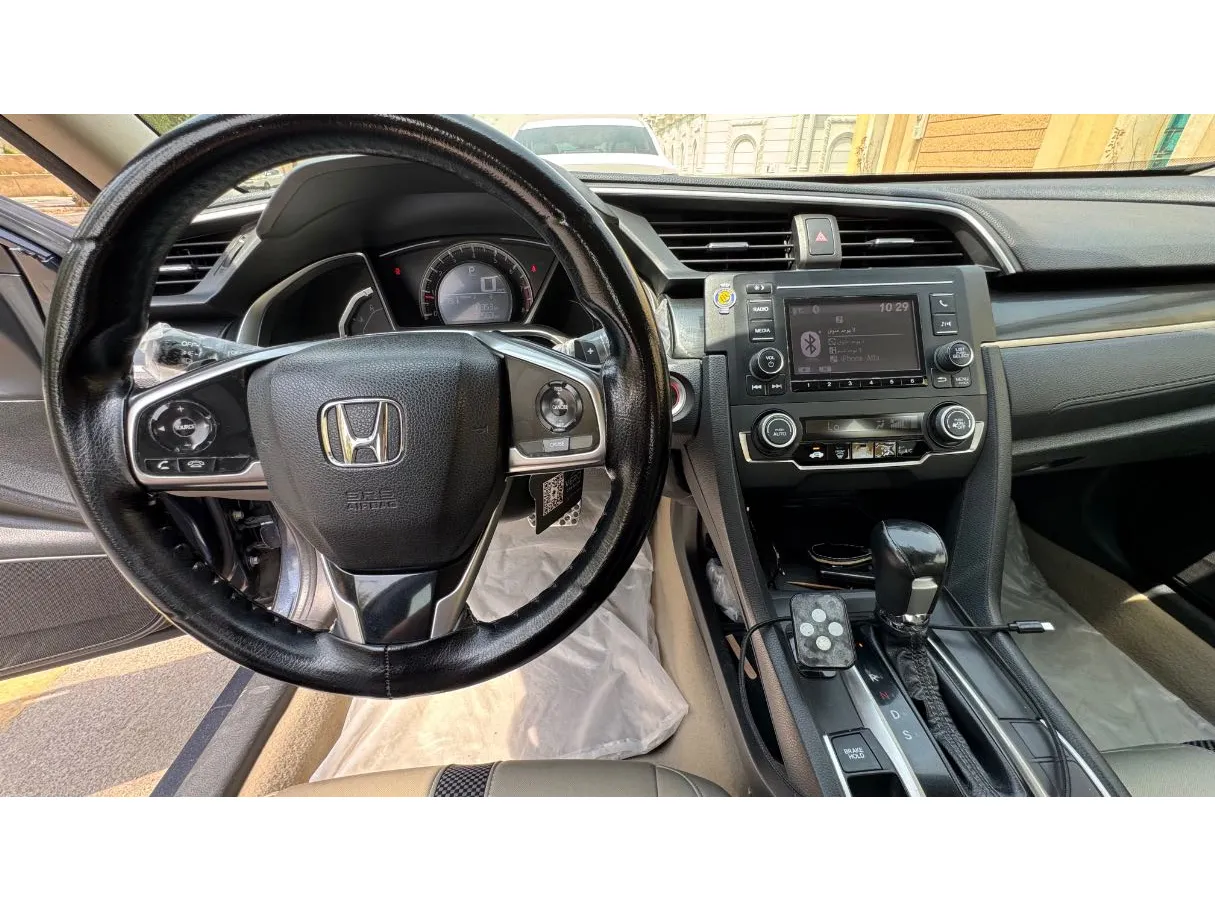 Car image 21