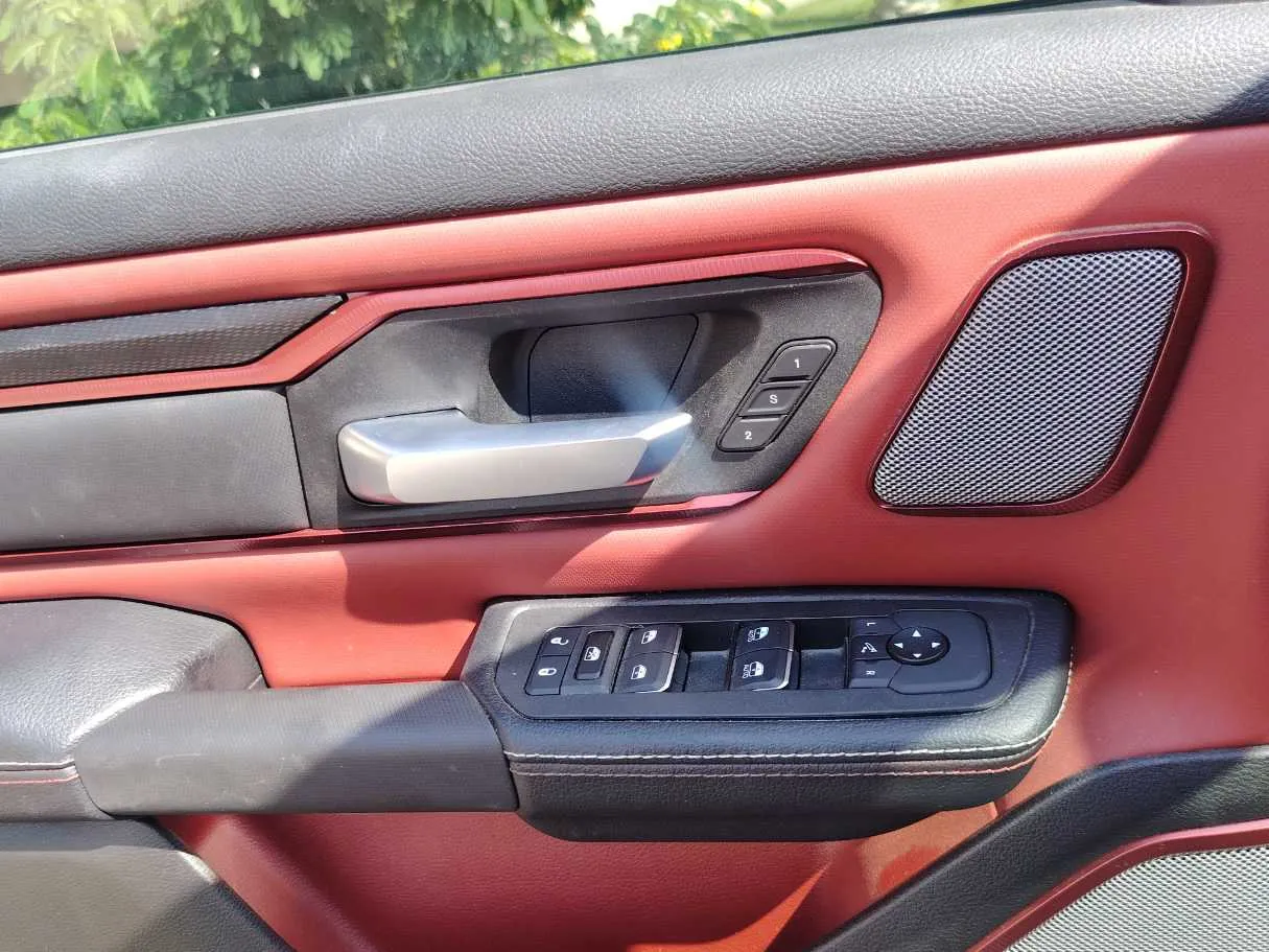 Car image 24