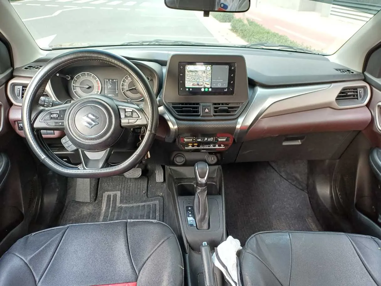 Car image 15