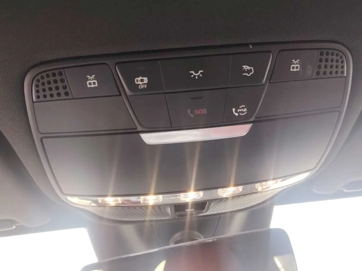 Car image 29