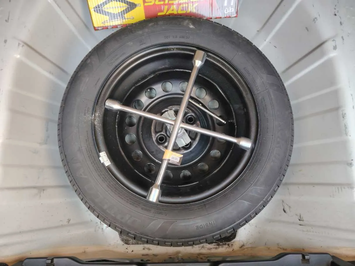Car image 25