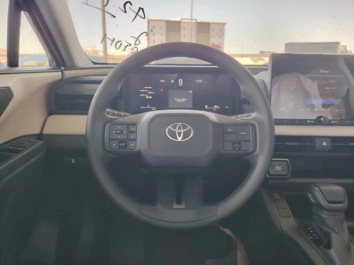 Car image 26
