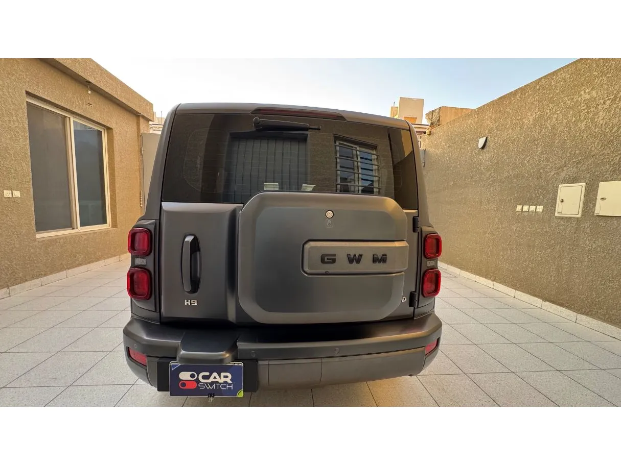 Car image 6