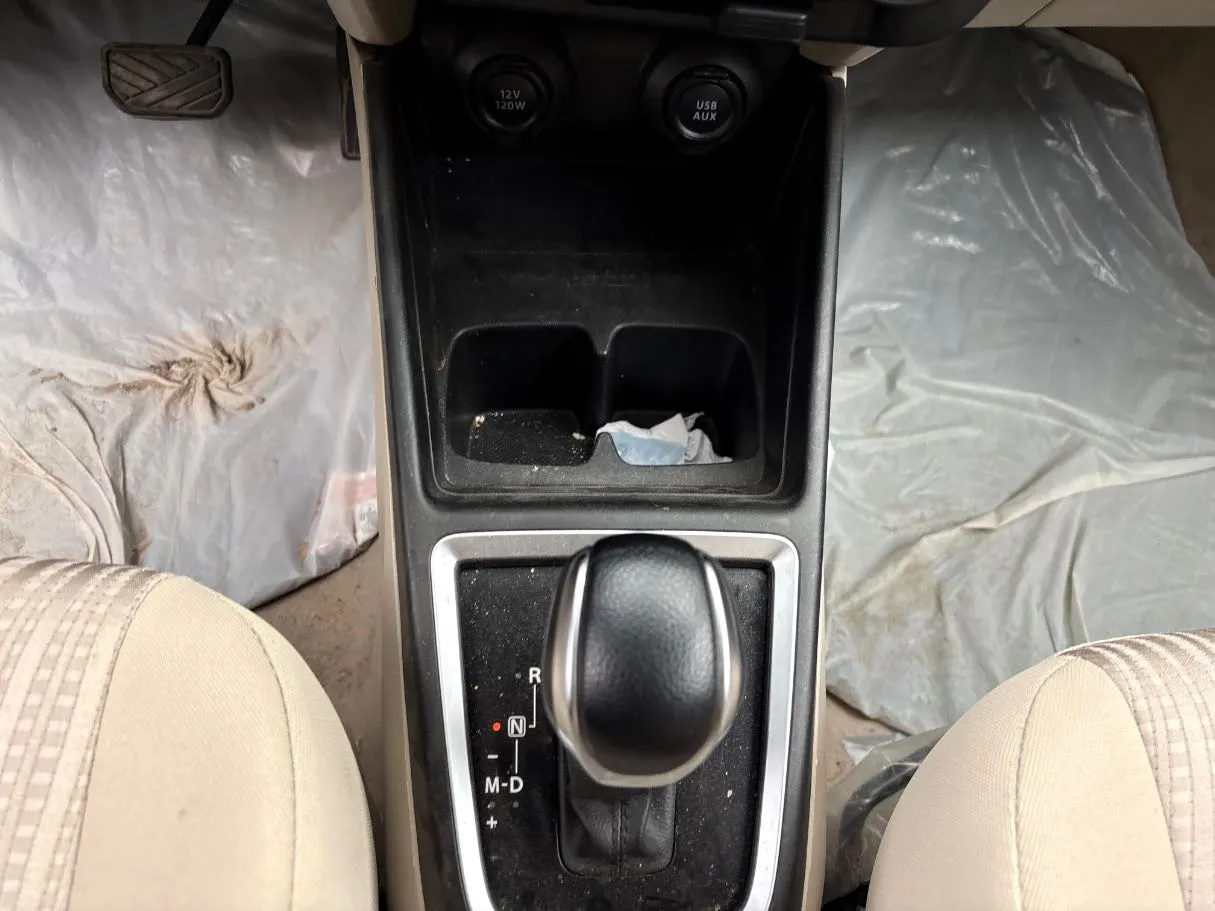 Car image 13